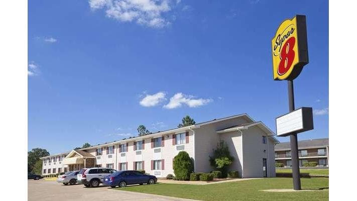 Super 8 by Wyndham Batesville, Motel in Batesville