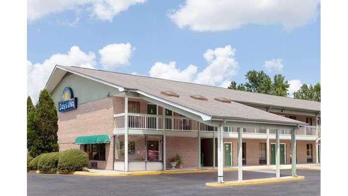 Days Inn Columbia NE Fort Jackson, Hotel in Dentsville