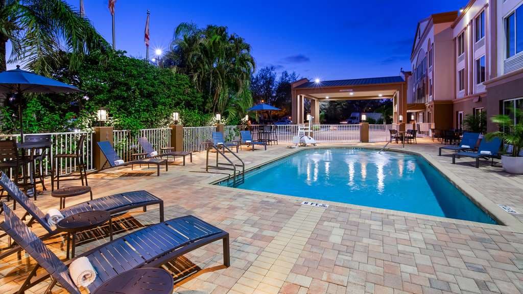 Best Western Plus Ambassador Suites Venice, Hotel in Venice Gardens