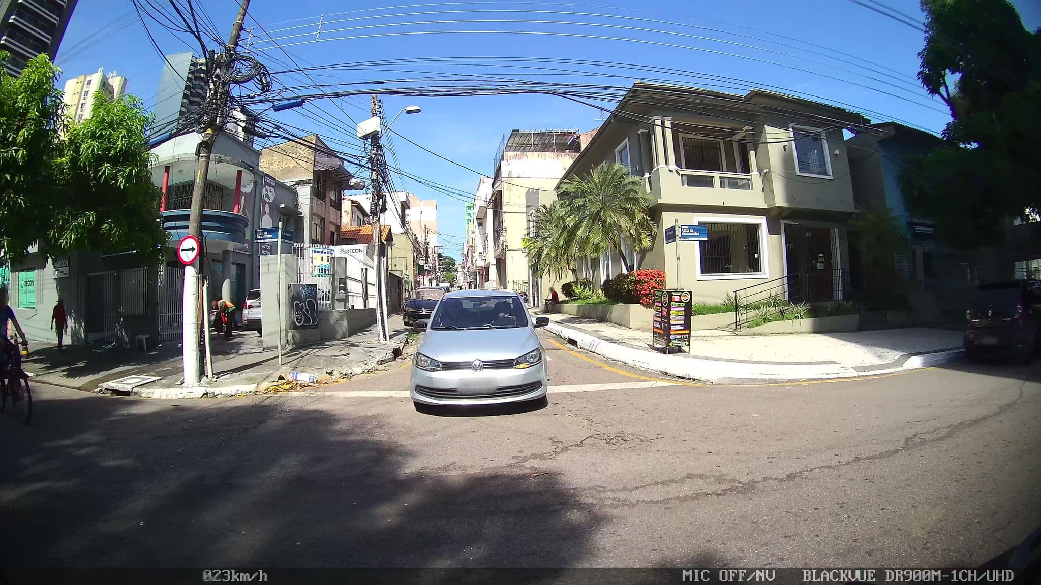 Street view near Belem Hostel, Belém — © kaart_2 (CC BY-SA · Mapillary)