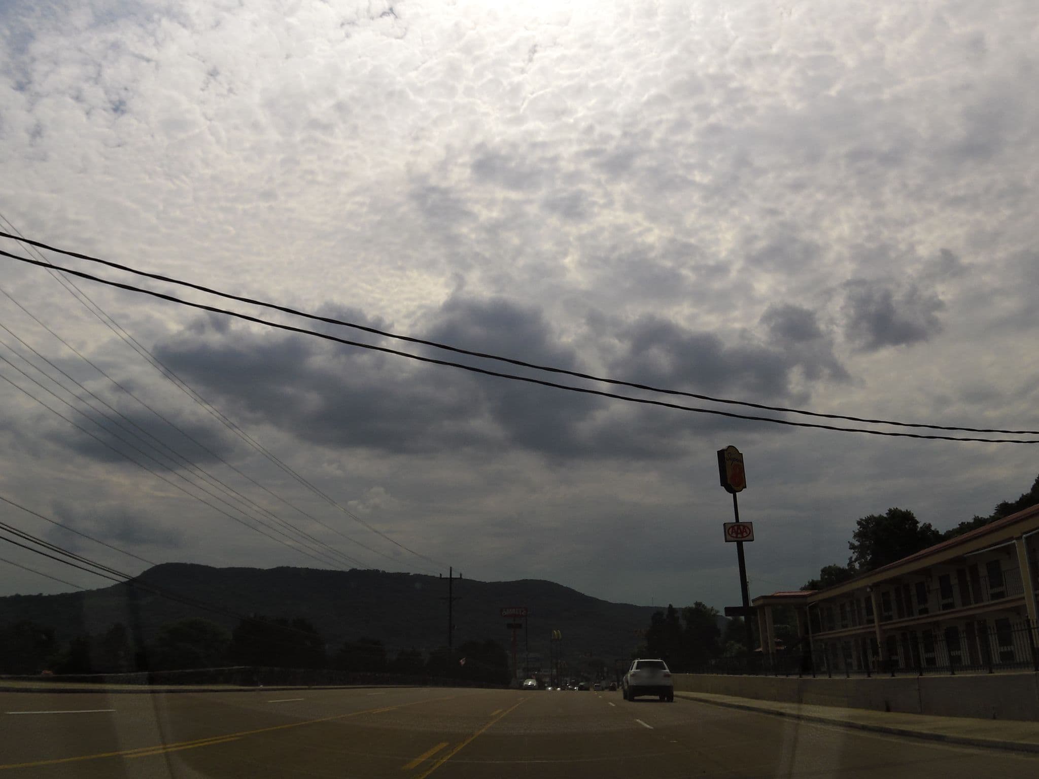 Street view near Valley Inn, South Pittsburg — © allen (CC BY-SA · Mapillary)