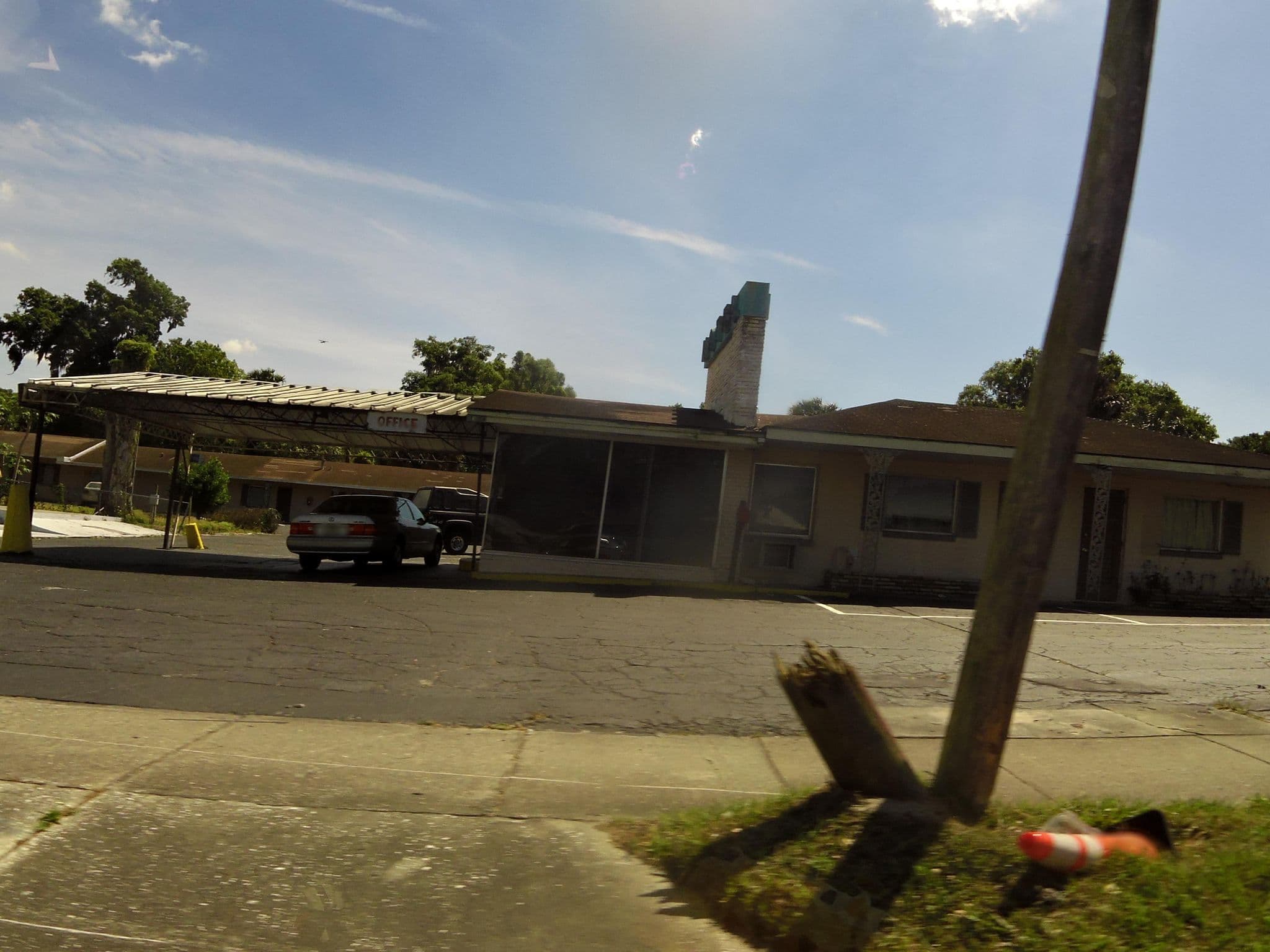 Street view near The Boulevard Motel, North DeLand — © allen (CC BY-SA · Mapillary)