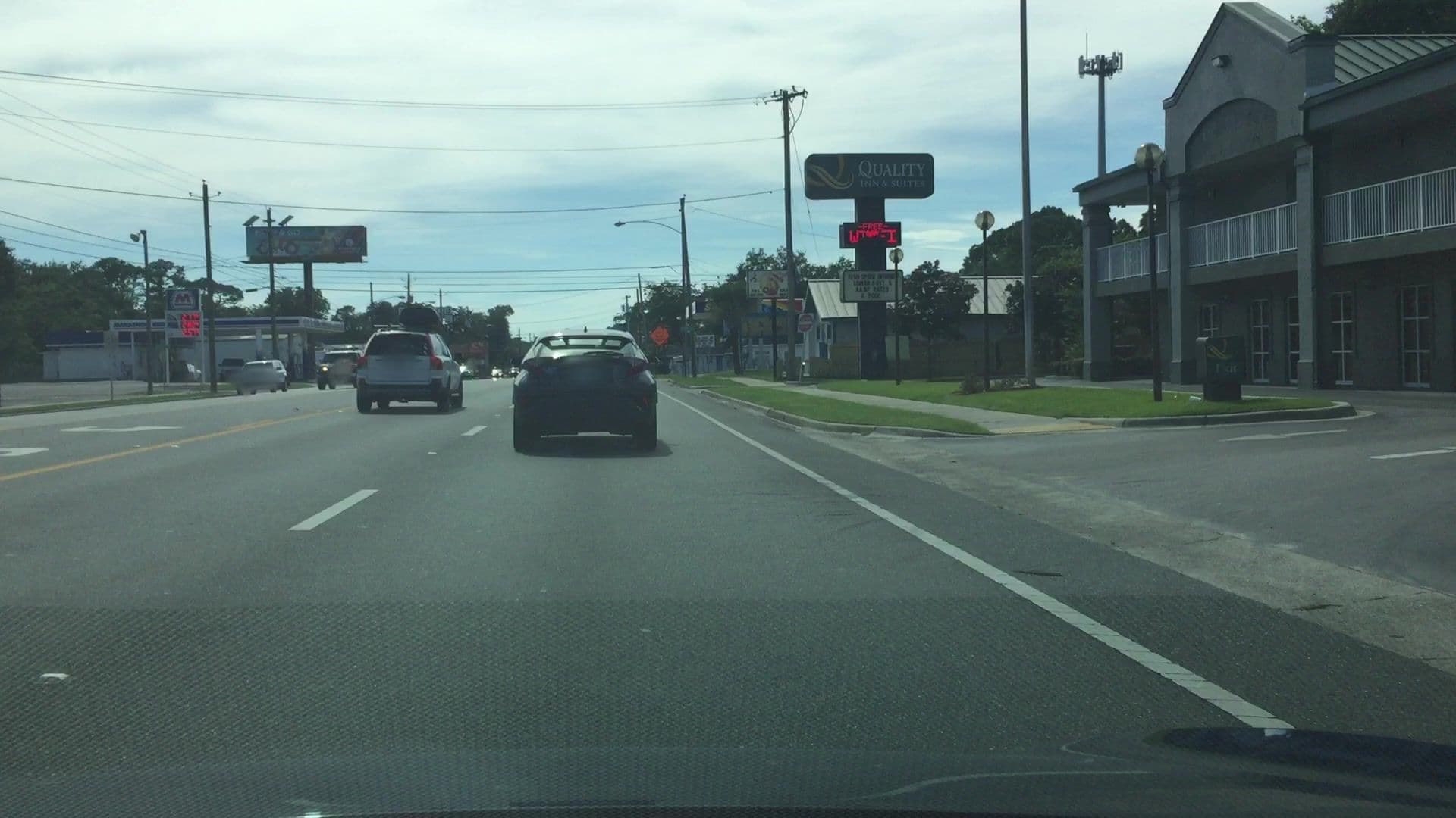 Street view near Quality Inn & Suites Near Panama City Beach, Pretty Bayou — © lvl5 (CC BY-SA · Mapillary)