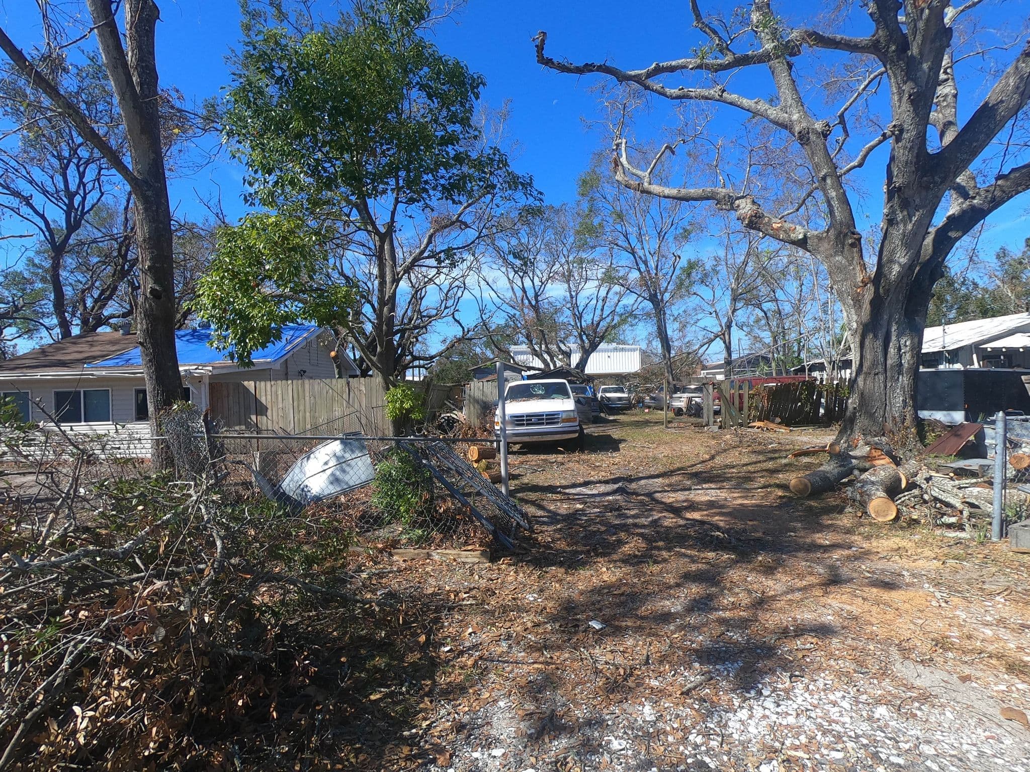 Street view near Tween Bays Motel Building 2, Upper Grand Lagoon — © rcimagery (CC BY-SA · Mapillary)
