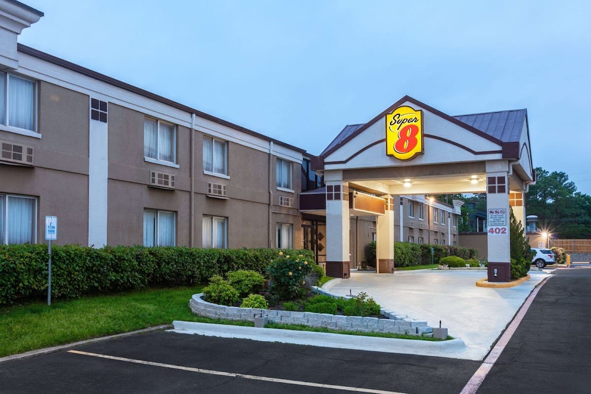 Super 8 by Wyndham Grand Prairie North, Motel in Grand Prairie