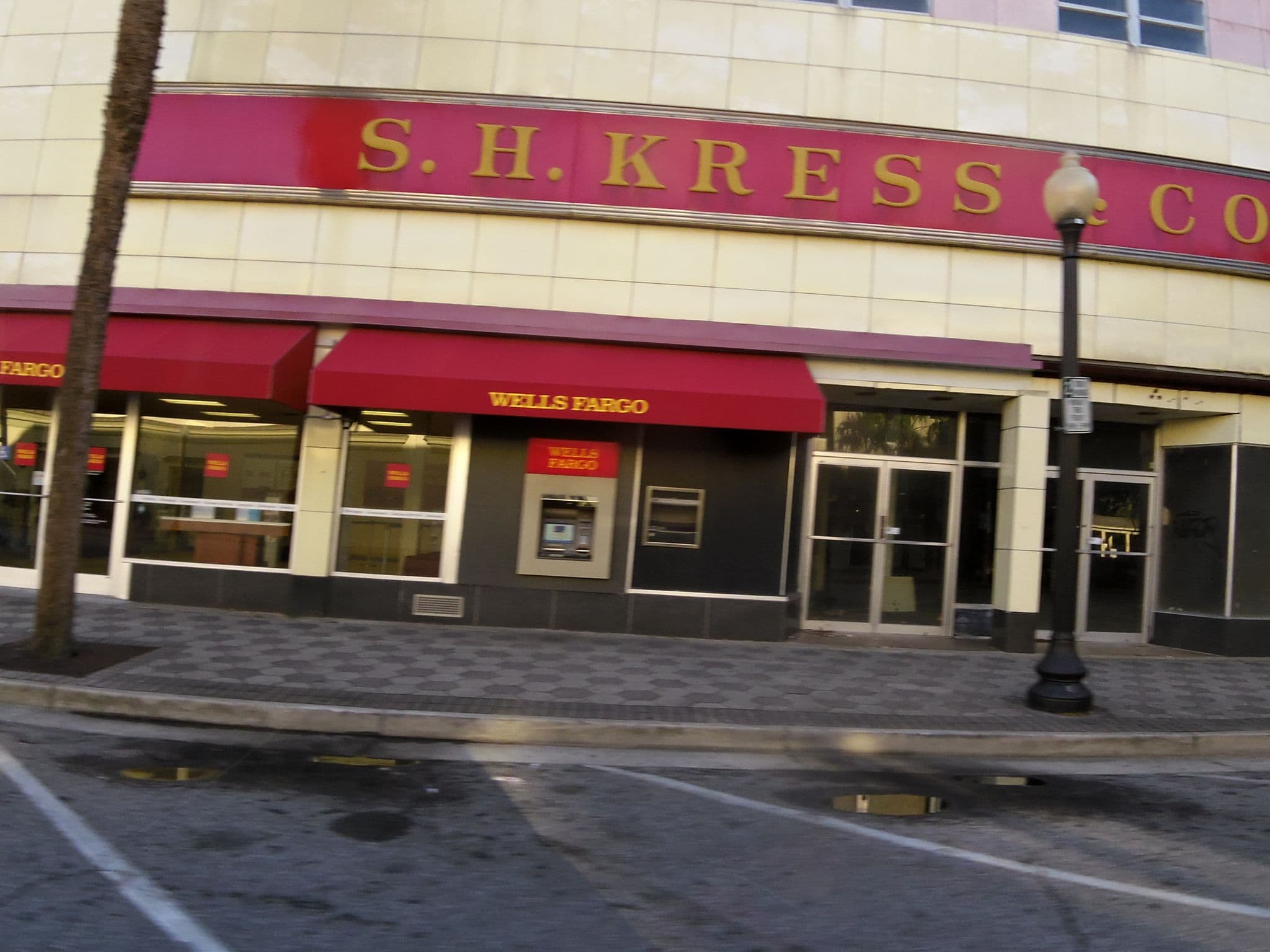 Street view near The Kress Hotel, Dock Junction — © allen (CC BY-SA · Mapillary)