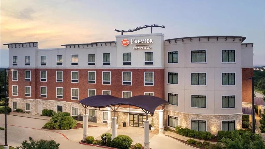 Best Western Premier Crown Chase Inn & Suites, Hotel in Corinth