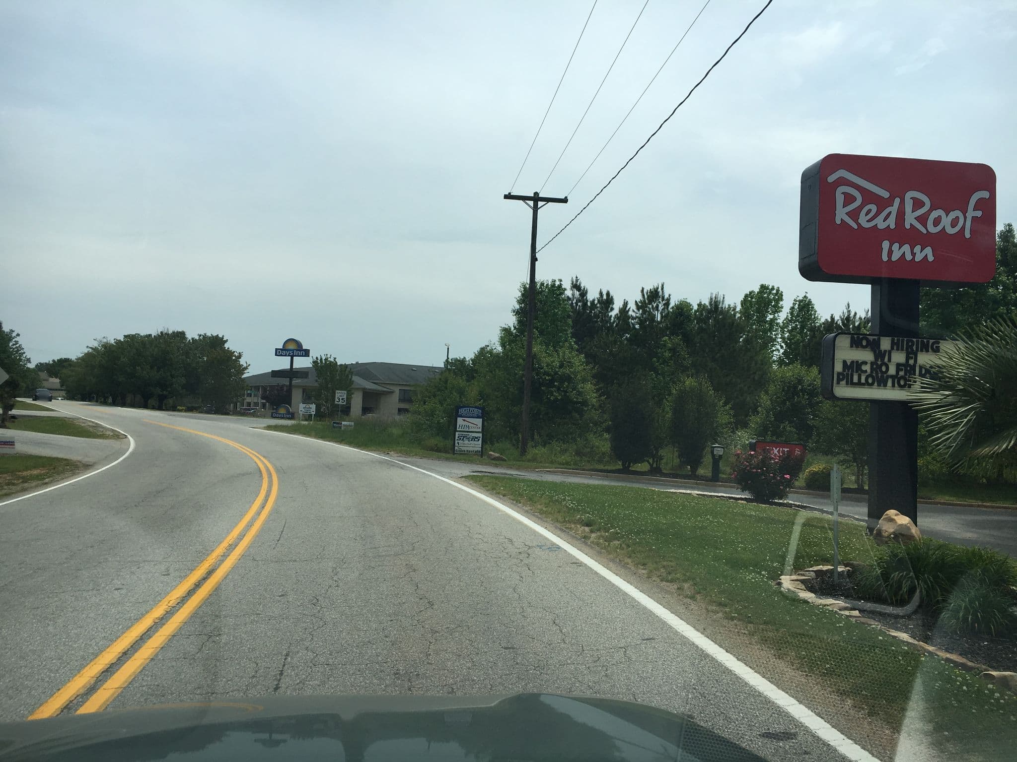 Street view near Red Roof Inn, Southern Shops — © i_drive_alot (CC BY-SA · Mapillary)