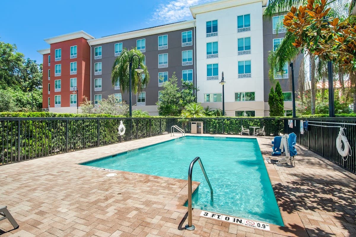 Holiday Inn Express & Suites Orlando - Apopka, Hotel in Forest City