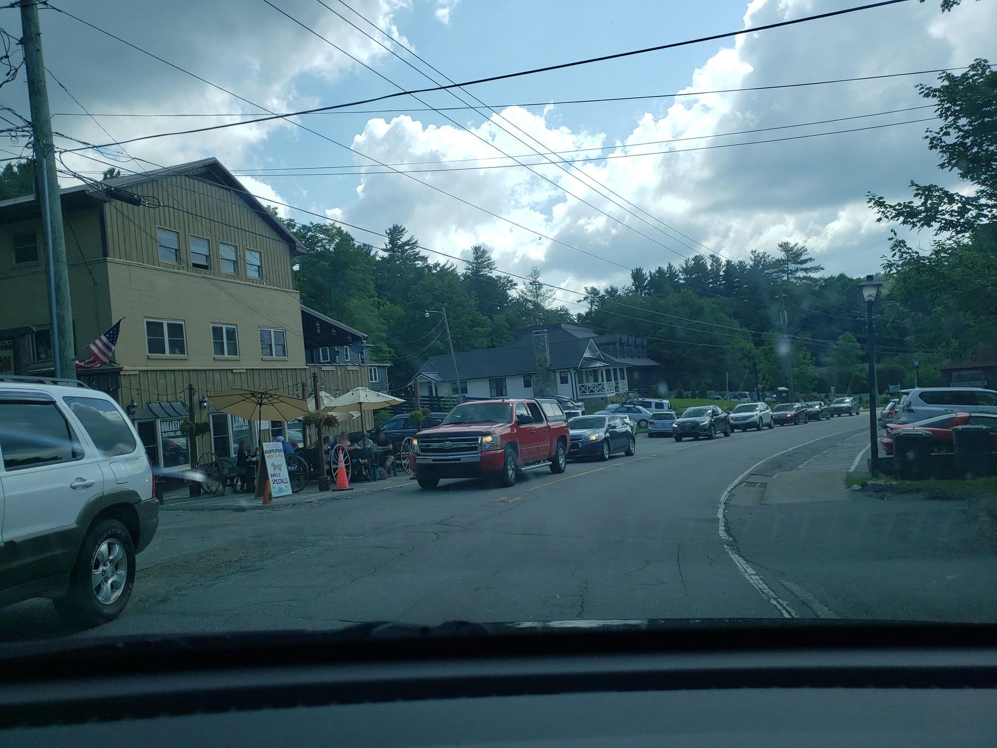 Street view near Mountainaire Inn & Log Cabins, Blowing Rock — © guyutetube (CC BY-SA · Mapillary)