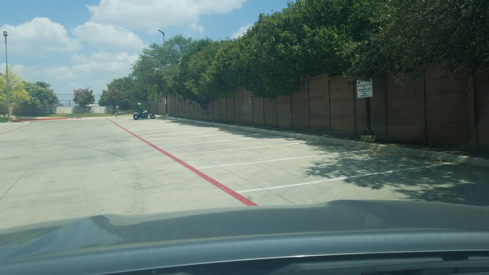 Street view near Staybridge Suites, Hollywood Park — © crashhn (CC BY-SA · Mapillary)