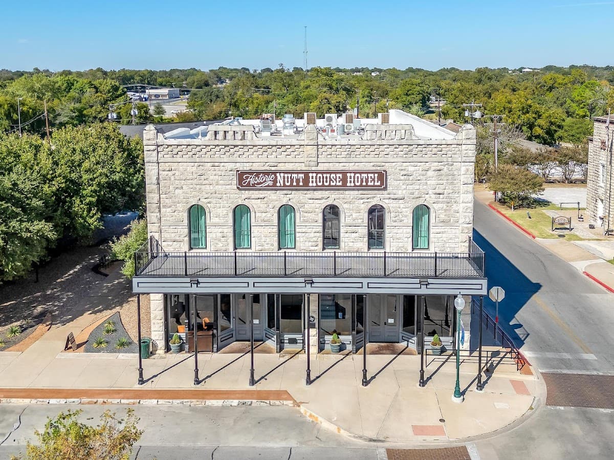 The Nutt House Hotel, Hotel in Granbury