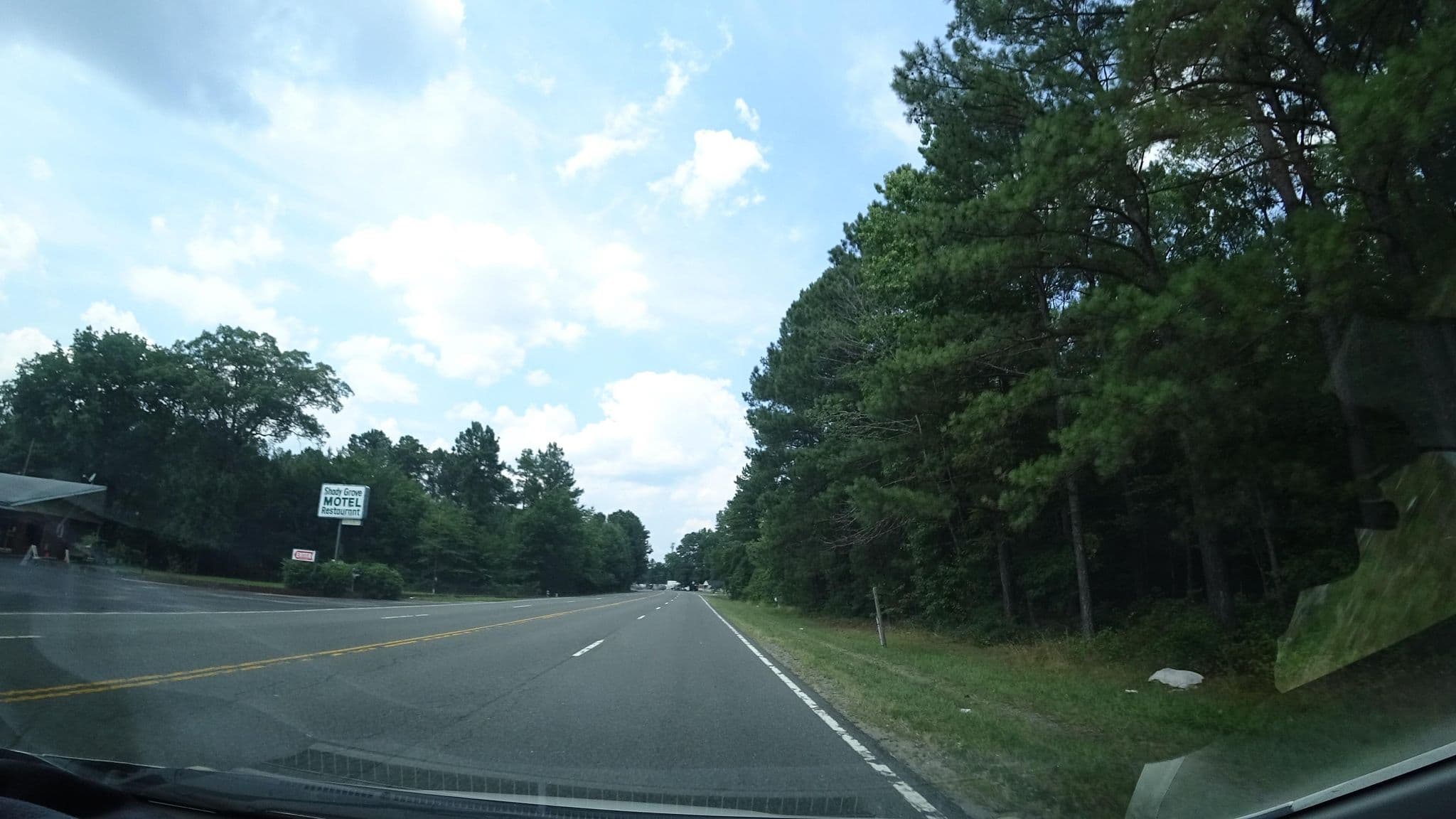 Street view near Shady Grove Motel, Glen Allen — © danbjoseph (CC BY-SA · Mapillary)