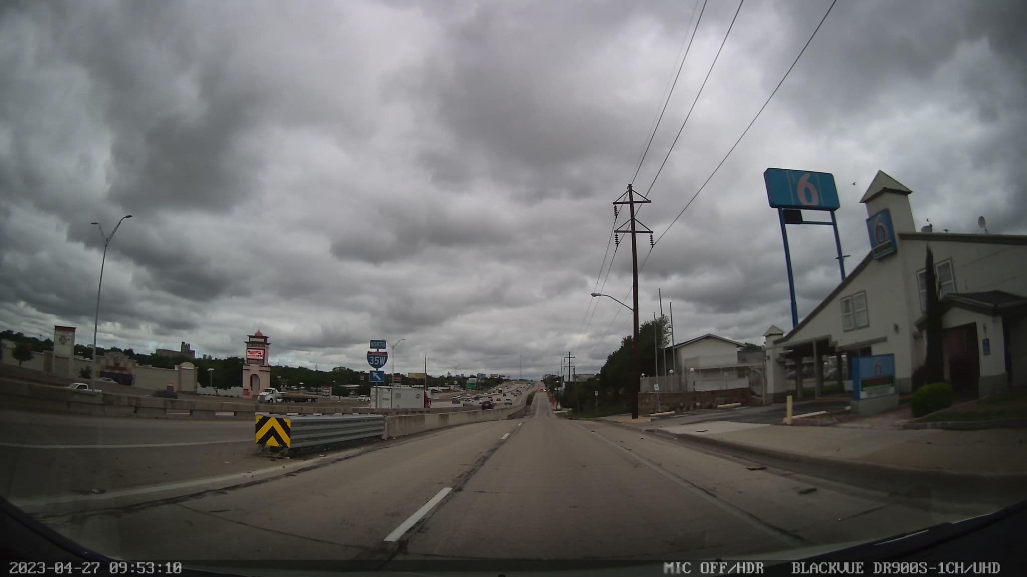 Street view near Regency Inn, Edgecliff Village — © gruzovik (CC BY-SA · Mapillary)