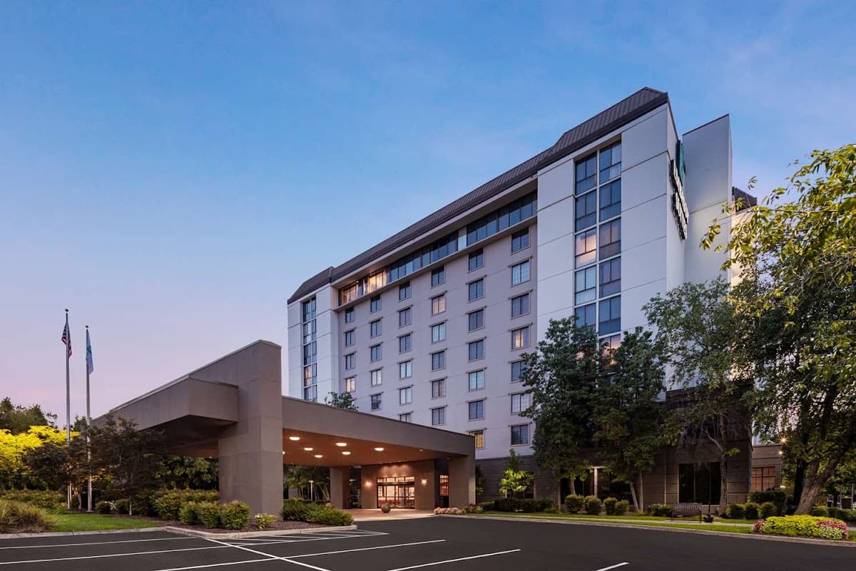 Embassy Suites by Hilton Nashville Airport, Hotel in Hermitage
