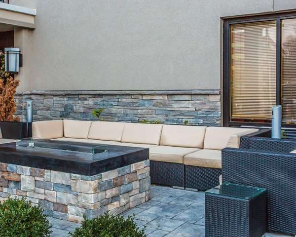 Quality Suites Nashville Airport, Hotel in Hermitage