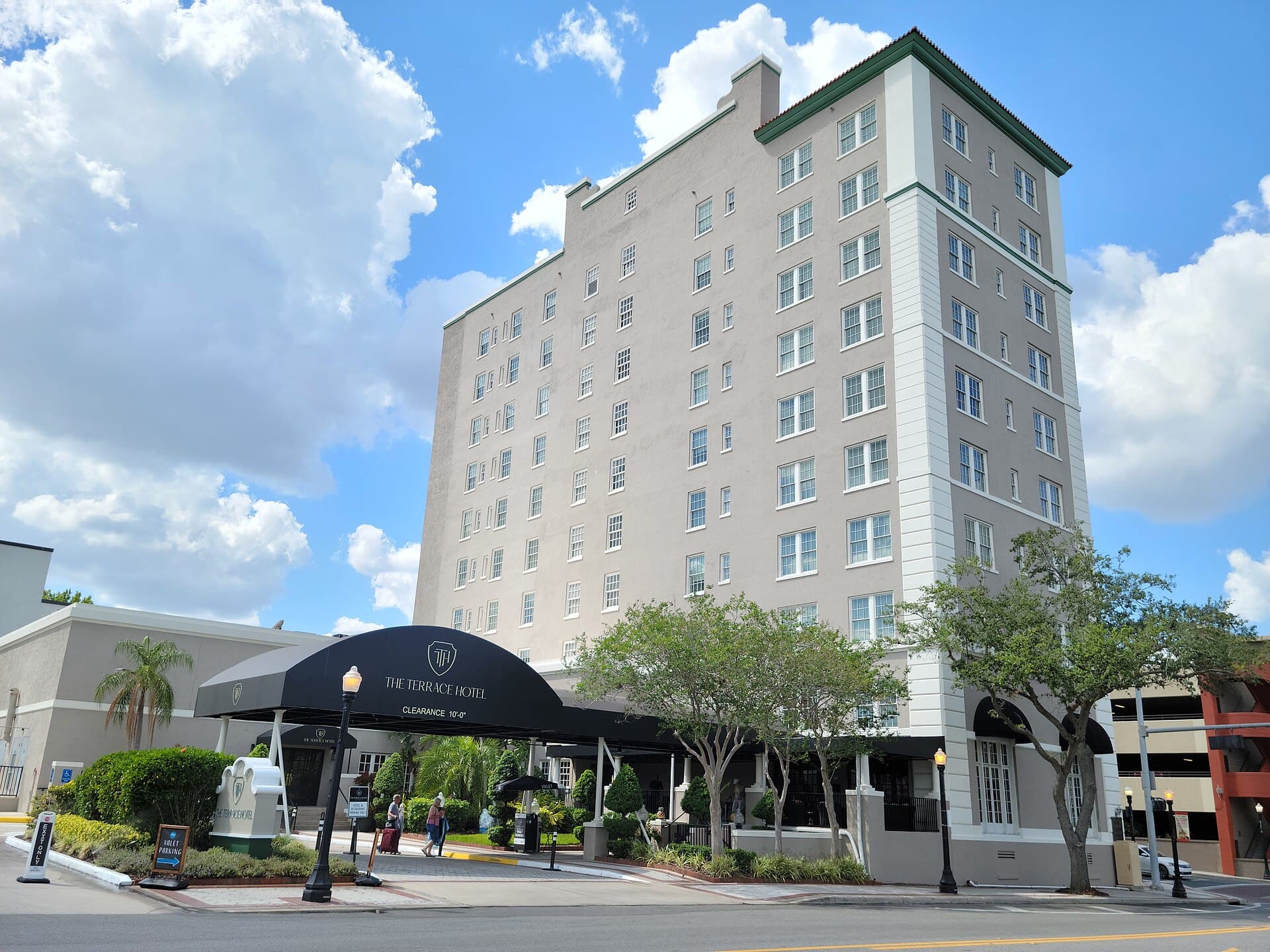 The Terrace Hotel (via Wikimedia Commons, CC BY-SA 4.0)
