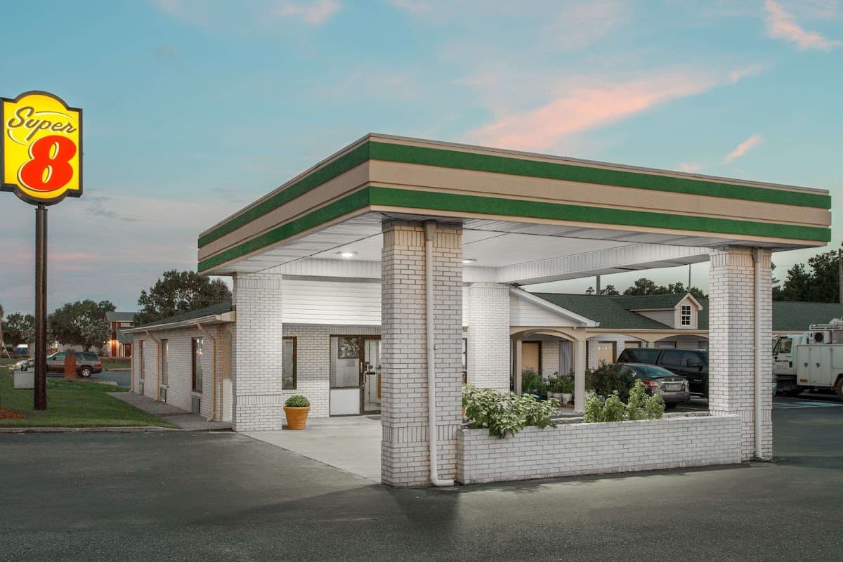 Super 8 by Wyndham Sumter, Motel in Sumter