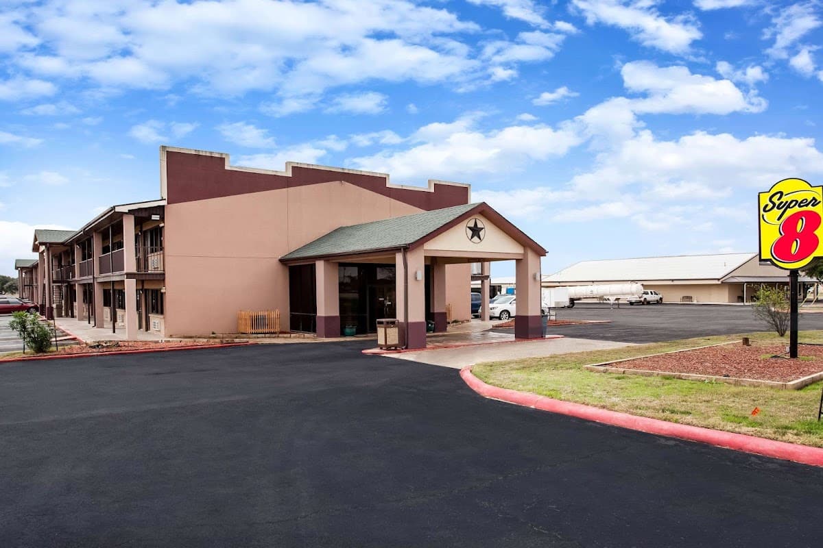 Super 8 by Wyndham Giddings, Motel in Giddings