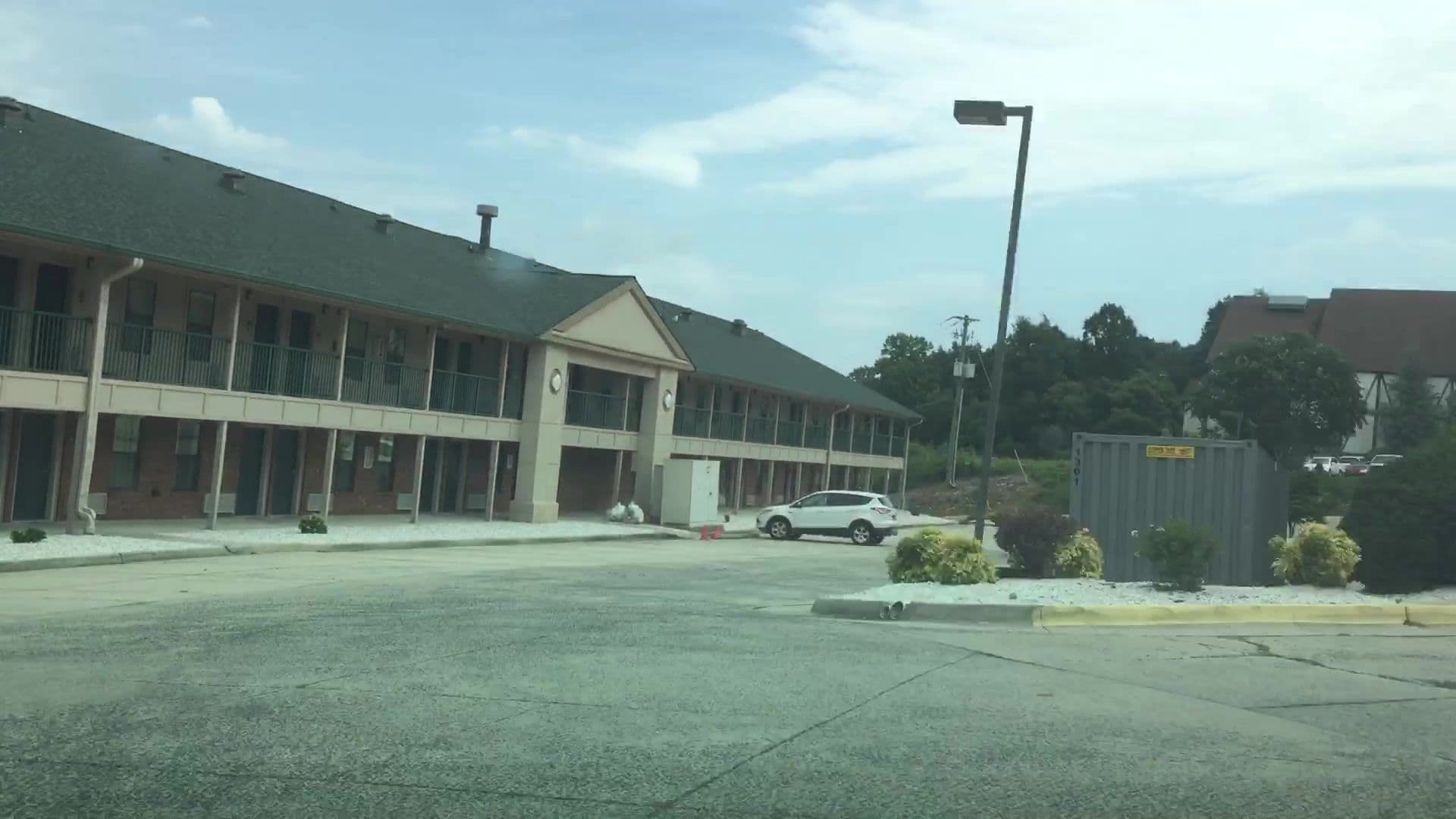 Street view near Days Inn, Wytheville — © lvl5 (CC BY-SA · Mapillary)