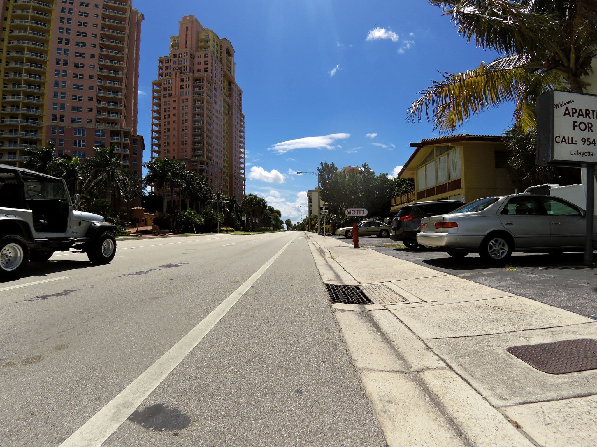 Street view near Fort Lauderdale Beach Inn, Sunrise — © jlevente (CC BY-SA · Mapillary)