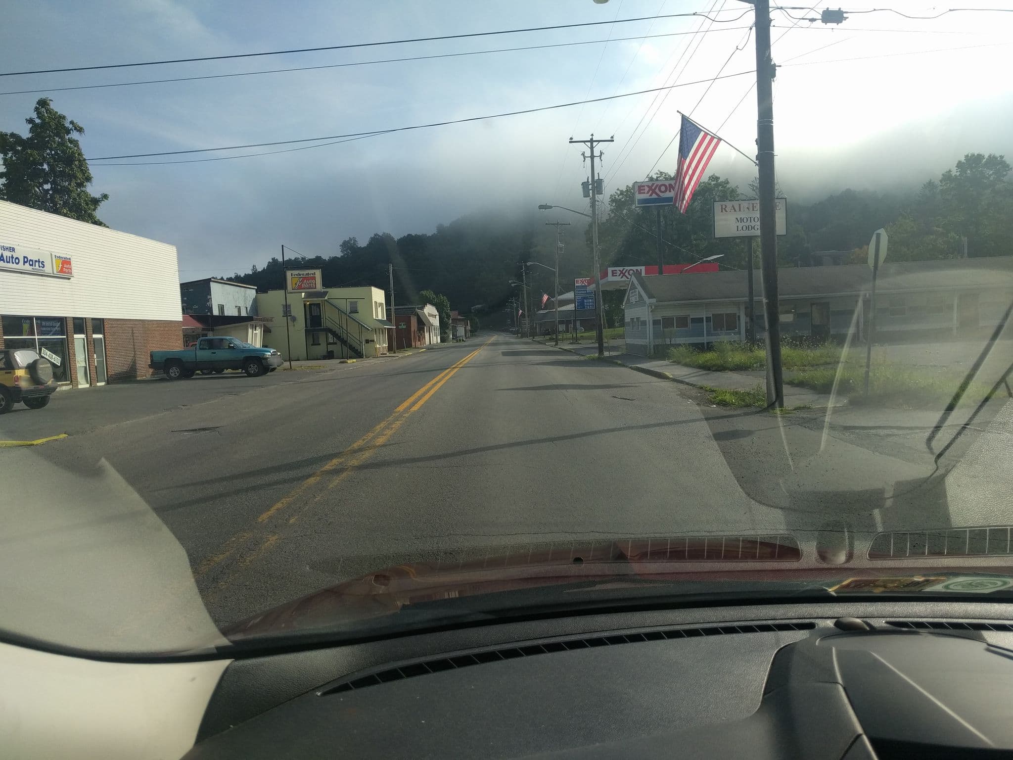Street view near Rainelle Moter Lodge, Rainelle — © kwrigh01 (CC BY-SA · Mapillary)