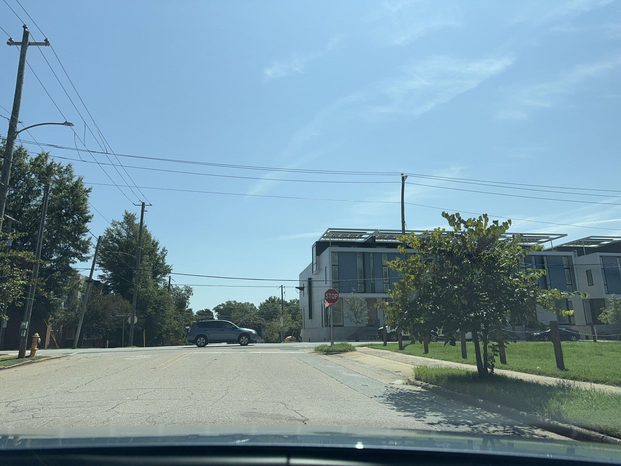 Street view near Roger's Cottage, Raleigh — © _jcaruso (CC BY-SA · Mapillary)