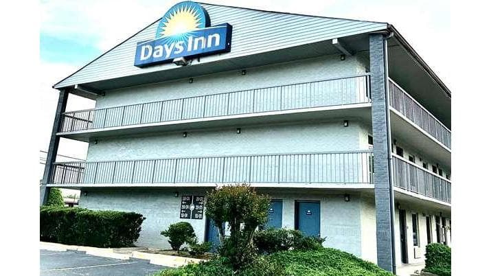 Days Inn by Wyndham Charlotte Northlake, Hotel in Charlotte