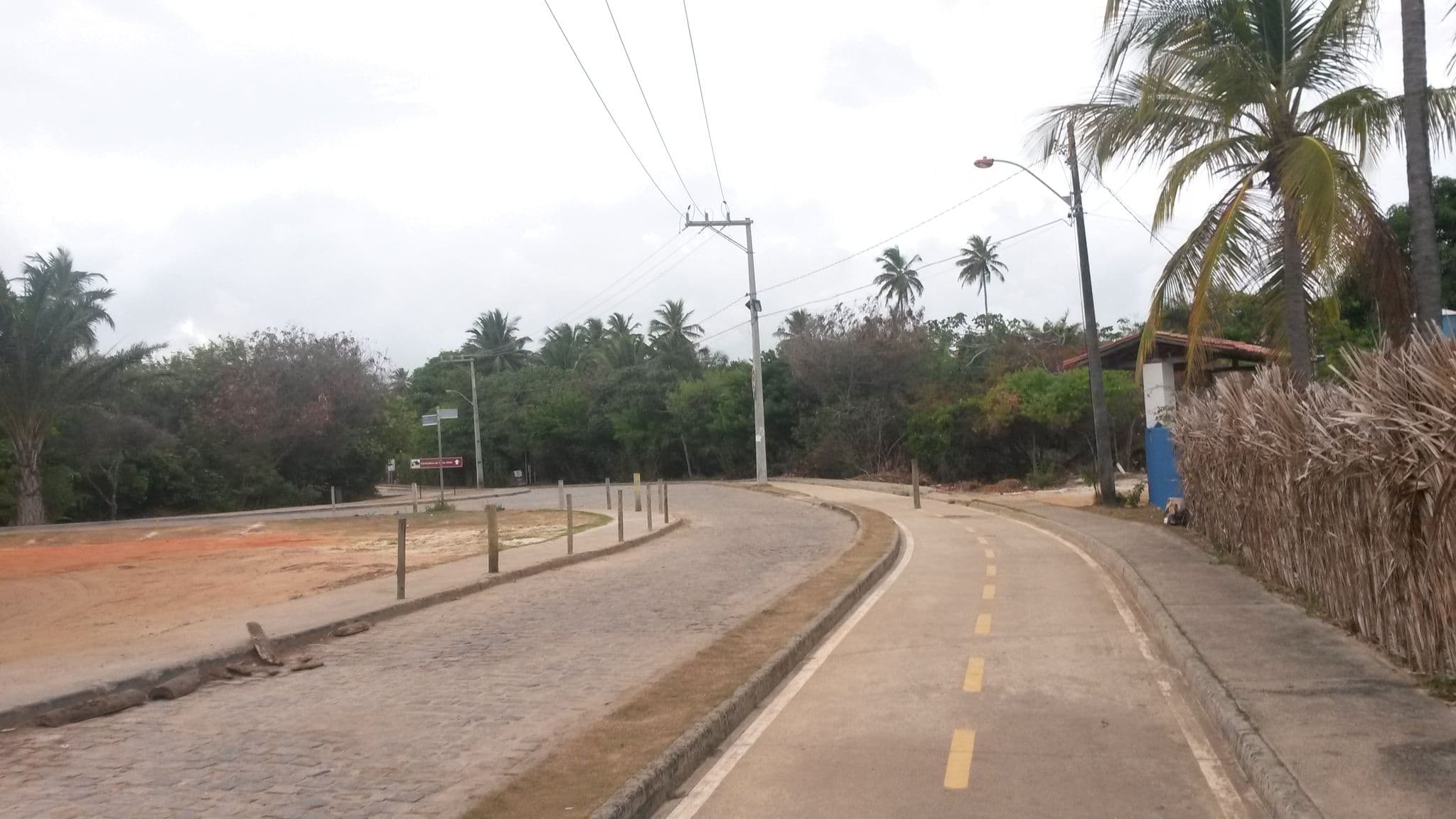 Street view near Pousada Canto dos Pássaros, Itanagra — © gweber (CC BY-SA · Mapillary)