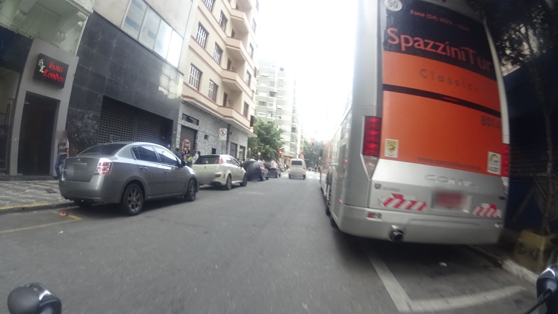 Street view near Hotel Plaza Apolo, Republica — © tiagofassoni (CC BY-SA · Mapillary)