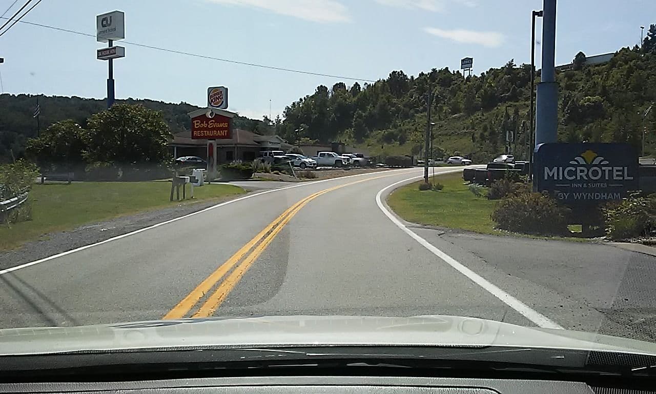 Street view near Sonesta, Westover — © aqua02 (CC BY-SA · Mapillary)