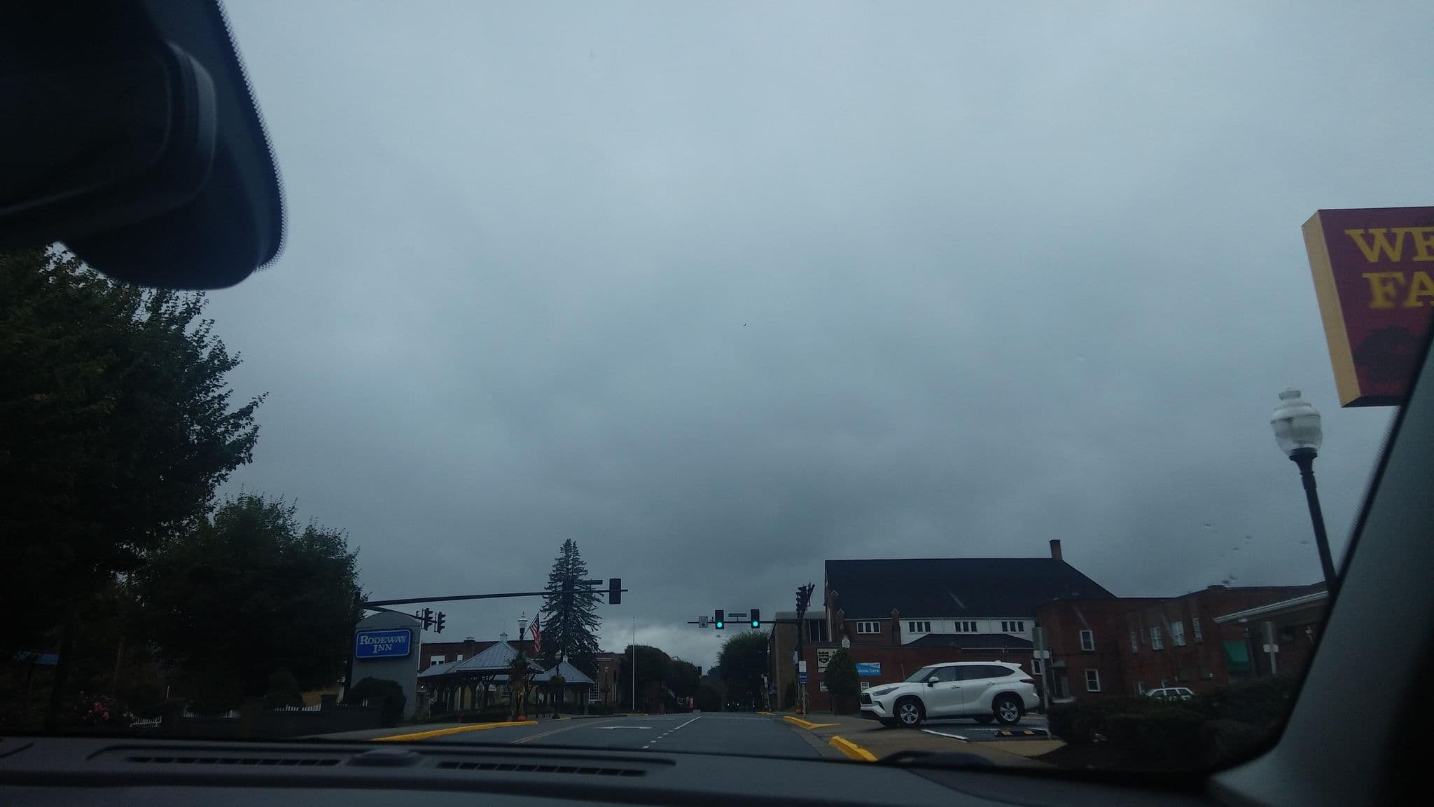 Street view near Econo Lodge, Galax — © jacklehoullier (CC BY-SA · Mapillary)