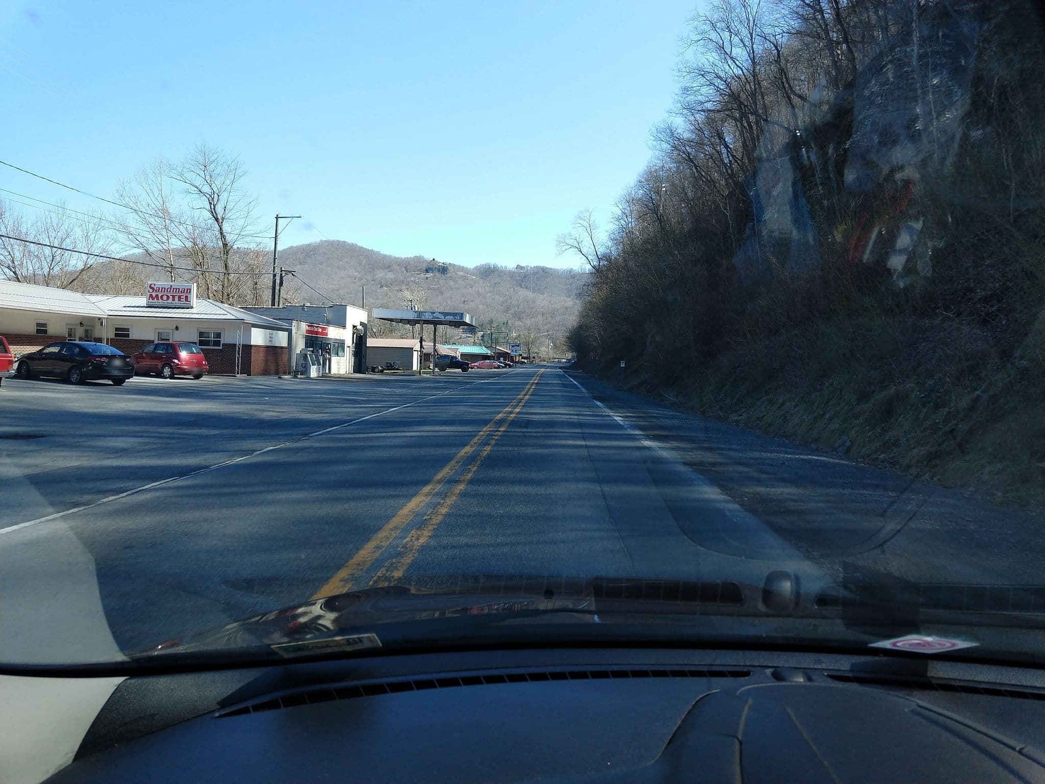 Street view near The Sandman Motel, Shady Spring — © kwrigh01 (CC BY-SA · Mapillary)