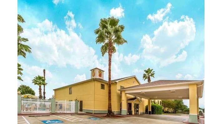 Super 8 by Wyndham Lake Charles/Sulphur, Motel in Lake Charles