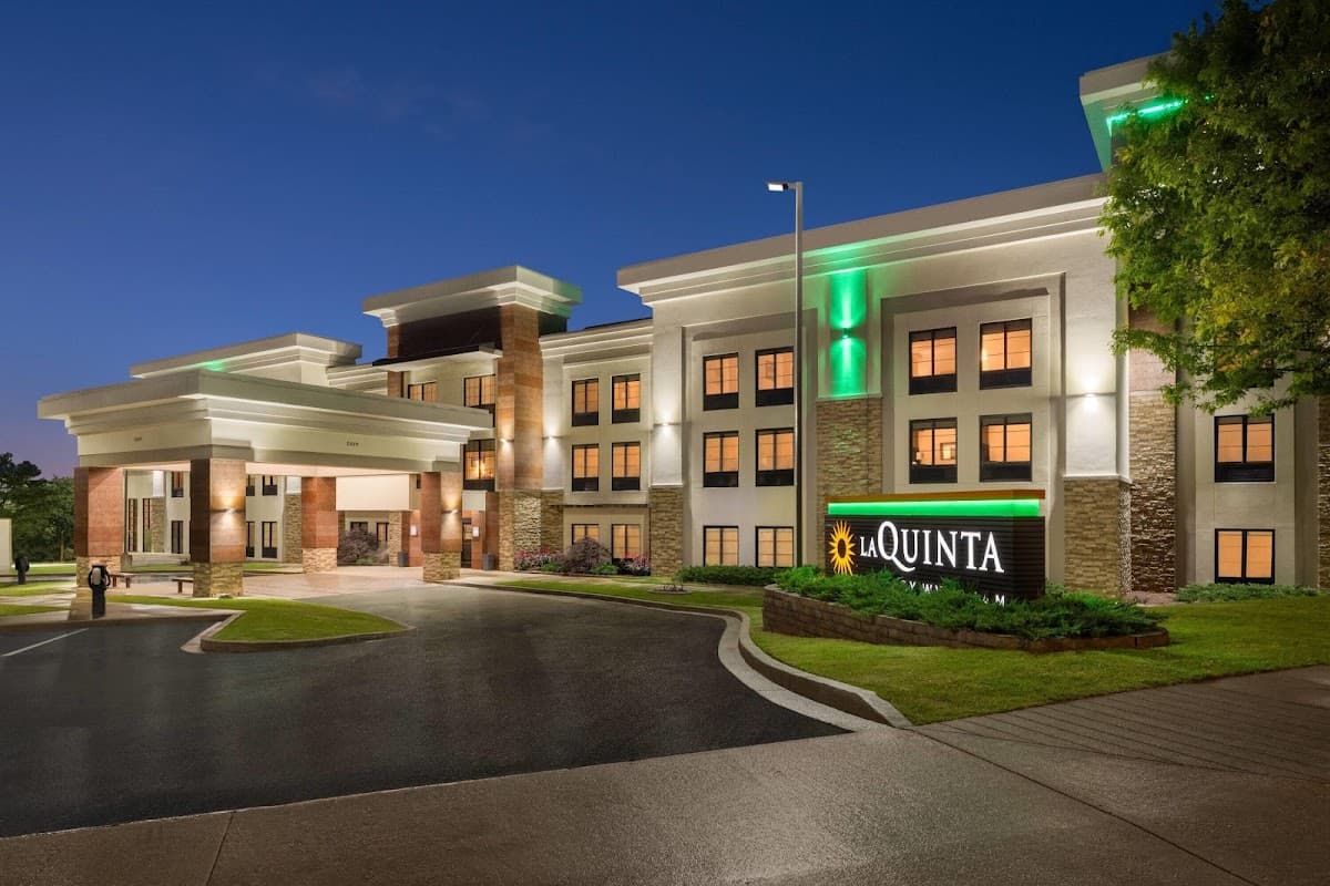 La Quinta Inn & Suites Memphis Wolfchase, Hotel in Ellendale