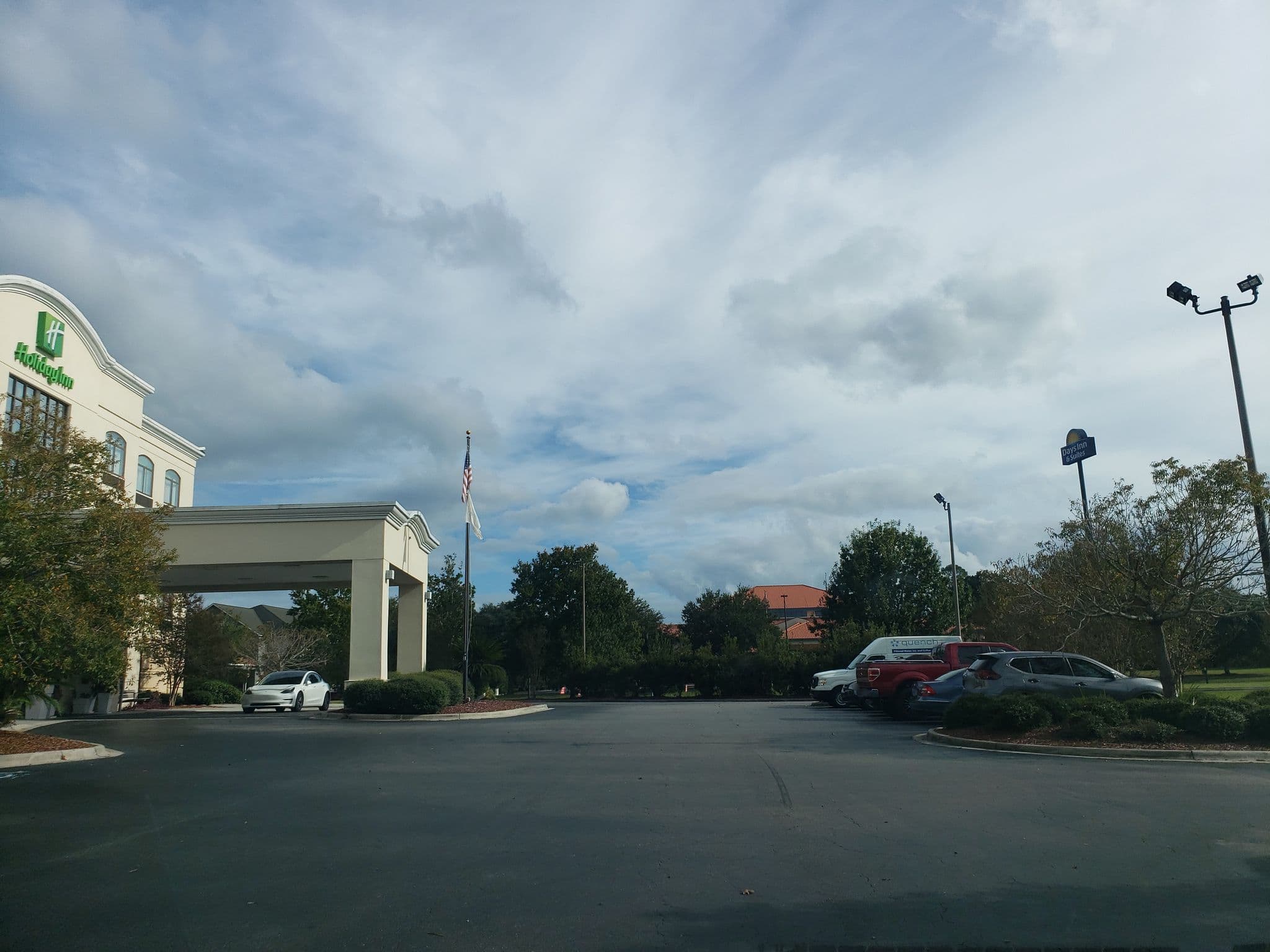 Street view near Holiday Inn Savannah South I-95 Gateway, Pooler — © davegis (CC BY-SA · Mapillary)
