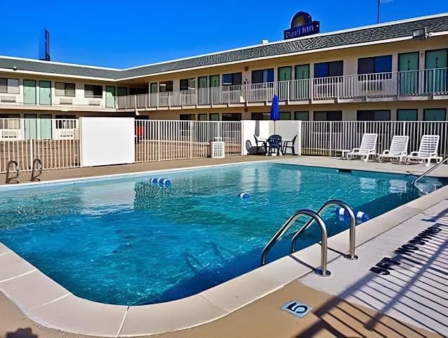 Super 7 Inn, Motel in Bossier City
