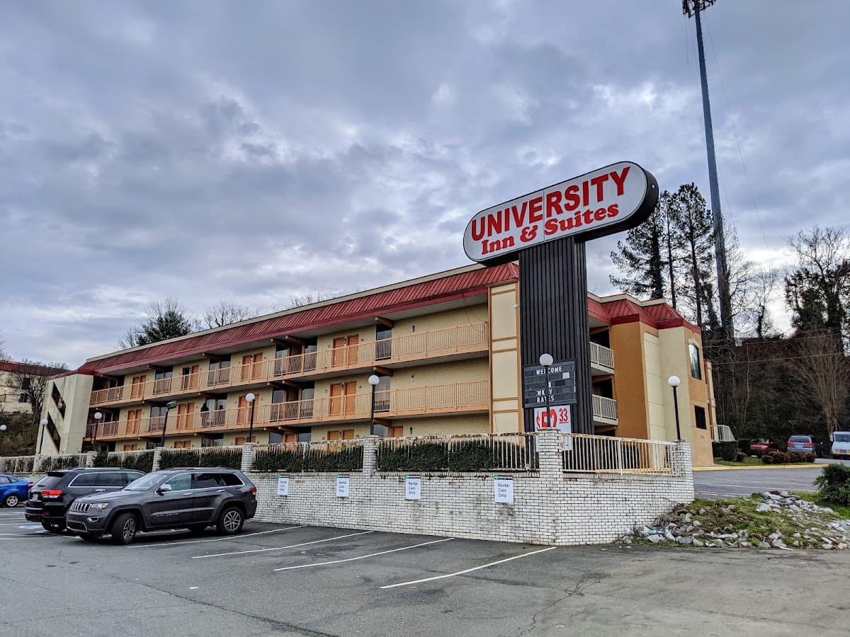 University Inn & Suites, Motel in Winston-Salem