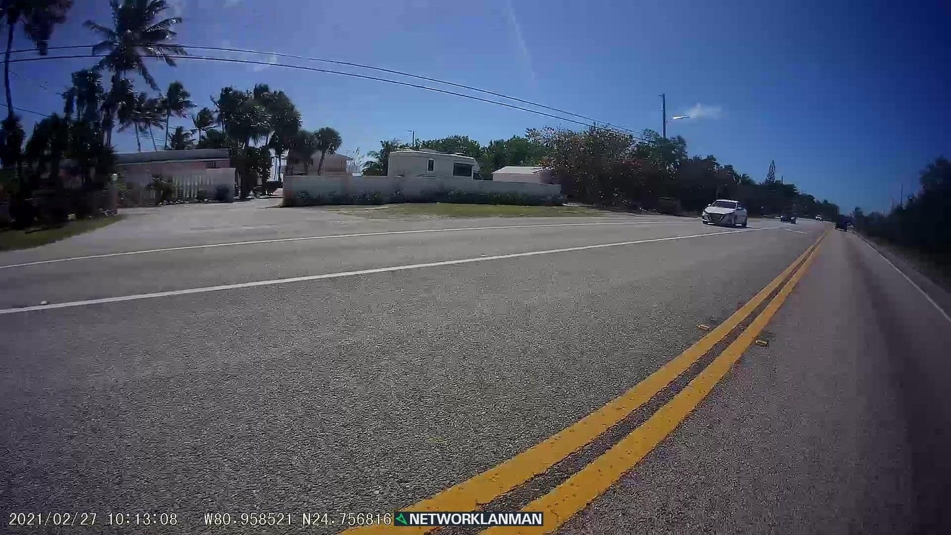 Street view near Rainbow Bend Resort, Marathon — © networklanman (CC BY-SA · Mapillary)