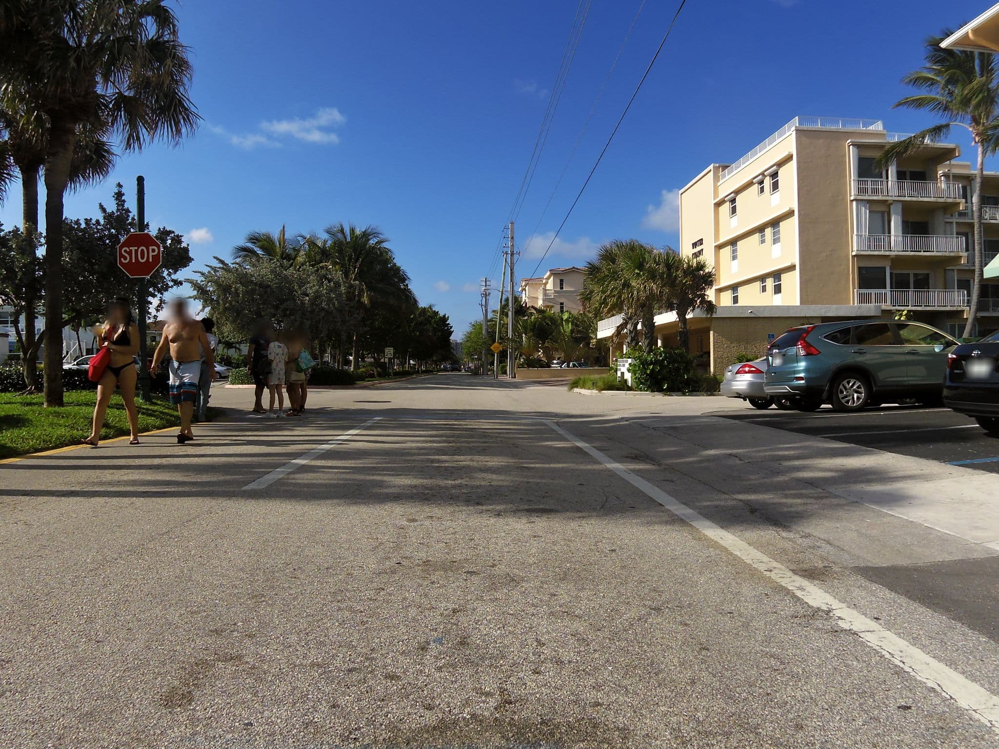 Street view near Windjammer Resort, Lauderdale-by-the-Sea — © jlevente (CC BY-SA · Mapillary)
