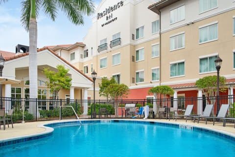 Courtyard Fort Myers at I-75 and Gulf Coast Town Center, Hotel in Three Oaks