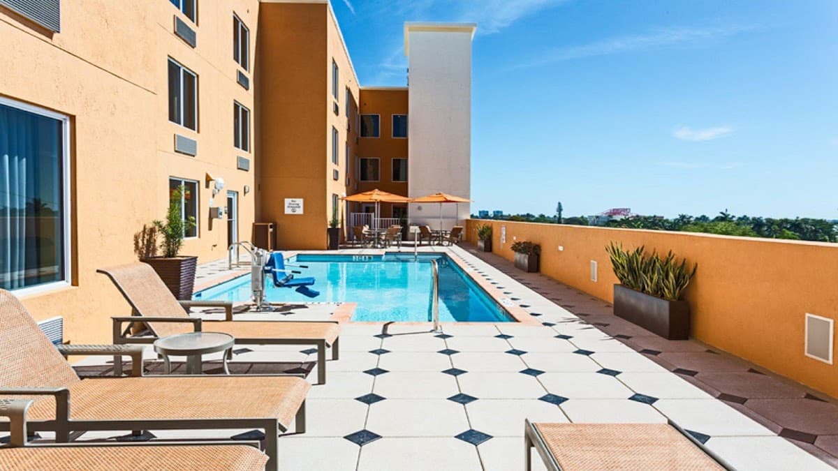 Holiday Inn Express & Suites Fort Lauderdale Airport South, Hotel in Dania Beach