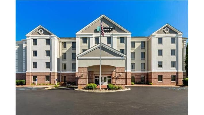 Mainstay Suites Airport, Hotel in Hollins