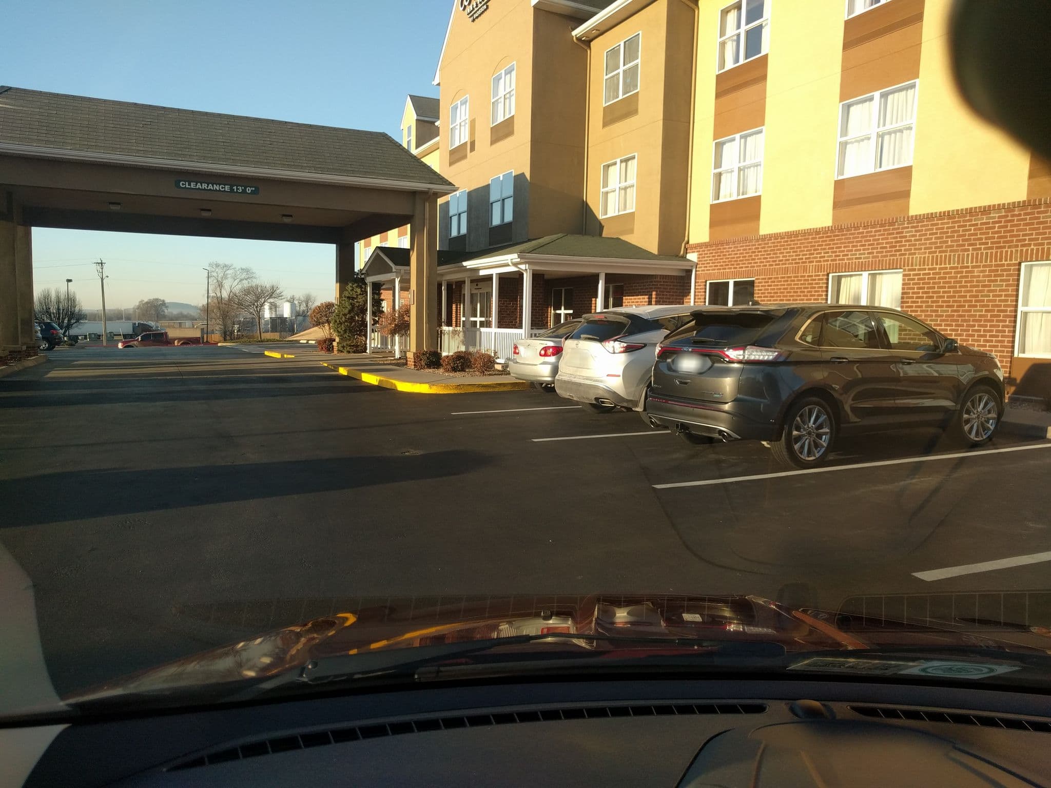 Street view near Country Inn & Suites, Belmont Estates — © kwrigh01 (CC BY-SA · Mapillary)