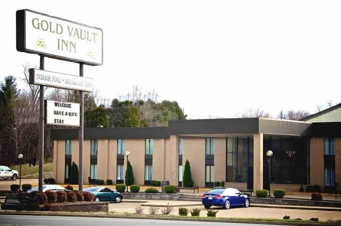Gold Vault Inn, Hotel in Radcliff