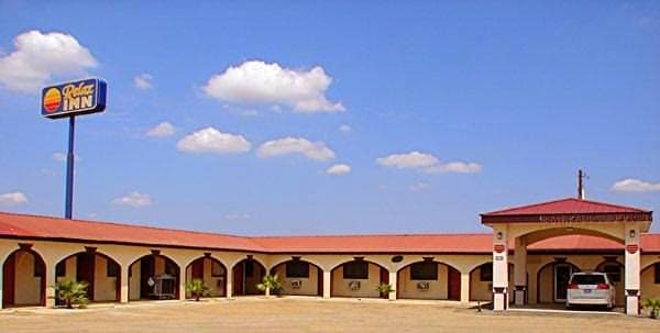 Relax Inn, Motel in Dilley