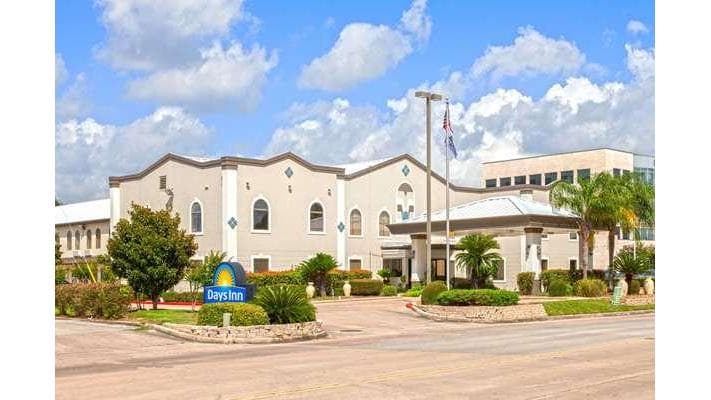 Days Inn & Suites by Wyndham NASA Space Center Houston, Hotel in Nassau Bay