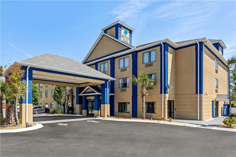 Clarion Pointe, Hotel in Jesup