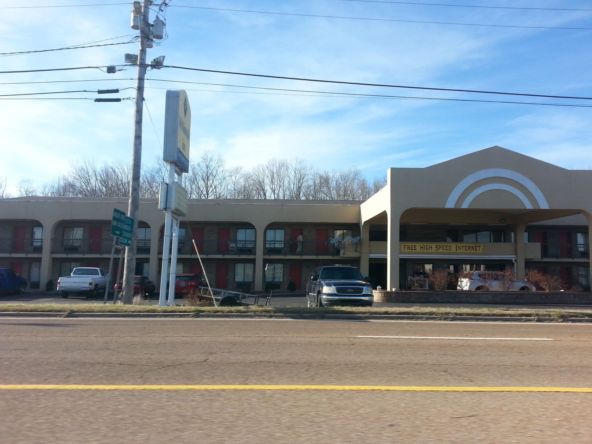 Street view near McMinnville Inn, New Union — © allen (CC BY-SA · Mapillary)