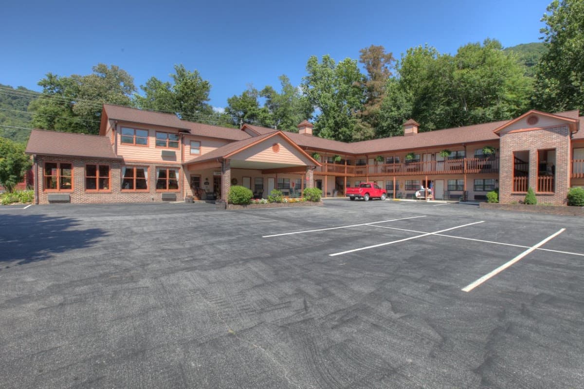 Jonathan Creek Inn and Villas, Motel in Maggie Valley